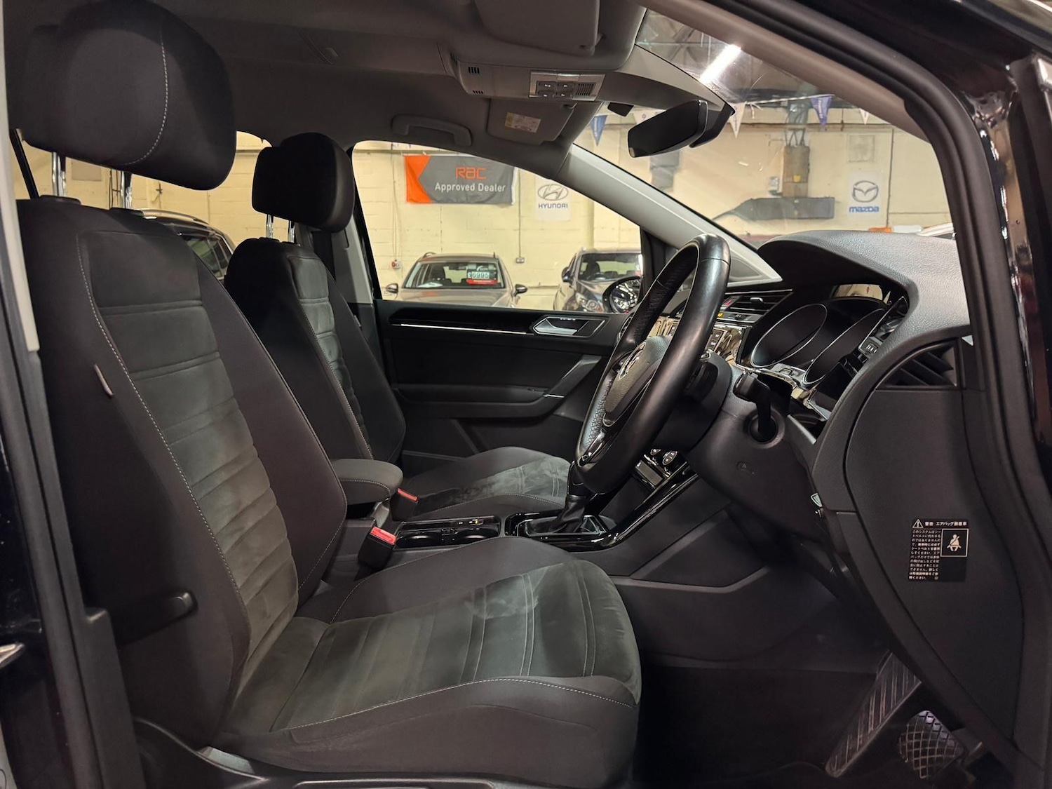 Used Volkswagen Touran for sale - 76538720: Photo 17