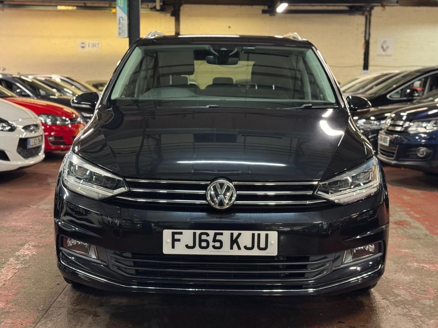 Used Volkswagen Touran for sale - 76538720: Photo 2