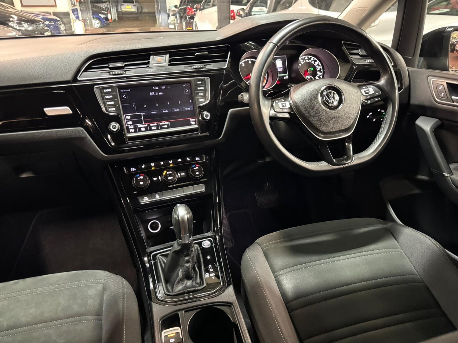 Used Volkswagen Touran for sale - 76538720: Photo 36