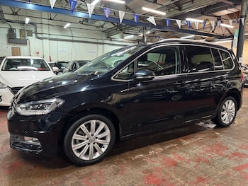 Used Volkswagen Touran 2016 for sale - 76538720: Photo