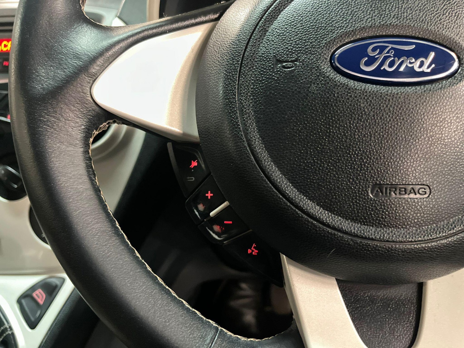 Used Ford Ka 2015 for sale - 77237839: Photo 25