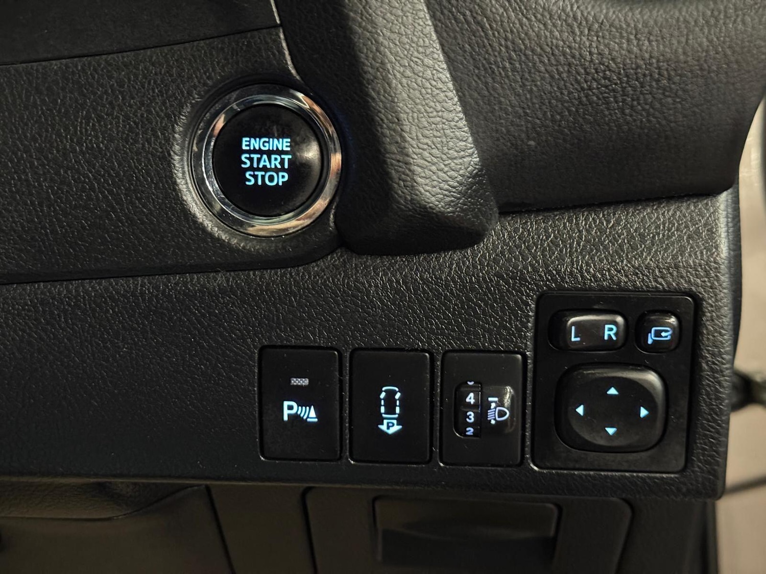 Used Toyota Auris 2013 for sale - 77387648: Photo 38