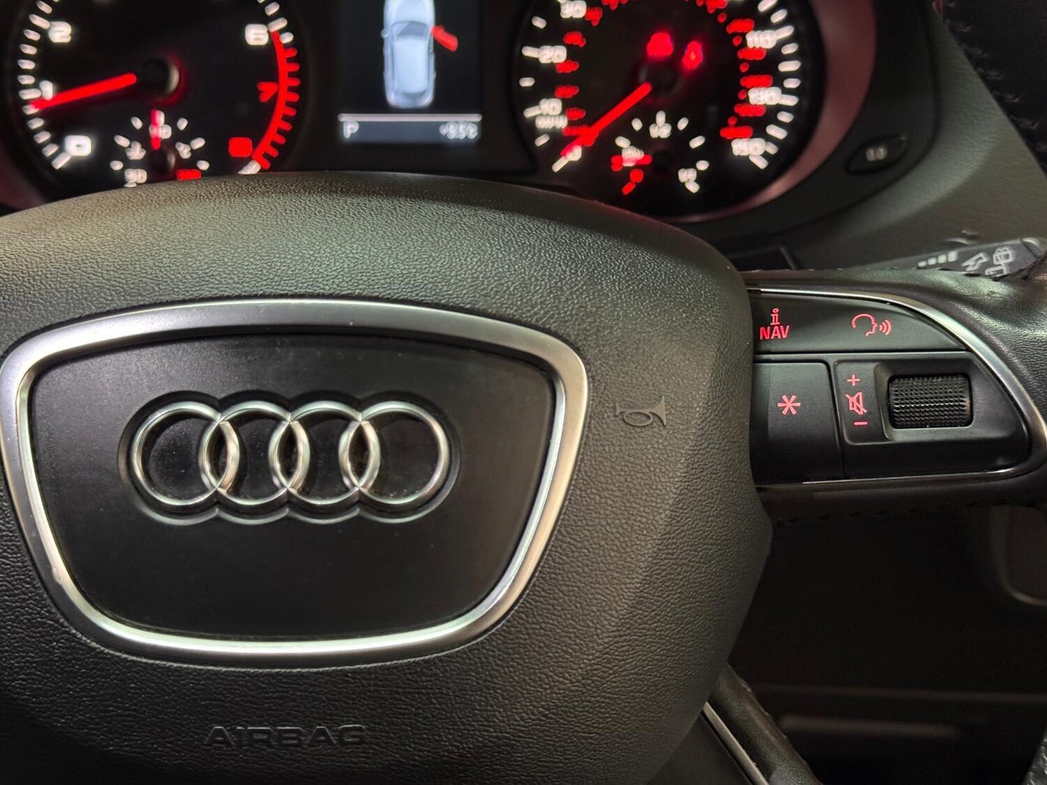 Used Audi Q3 for sale - 76371076: Photo 40