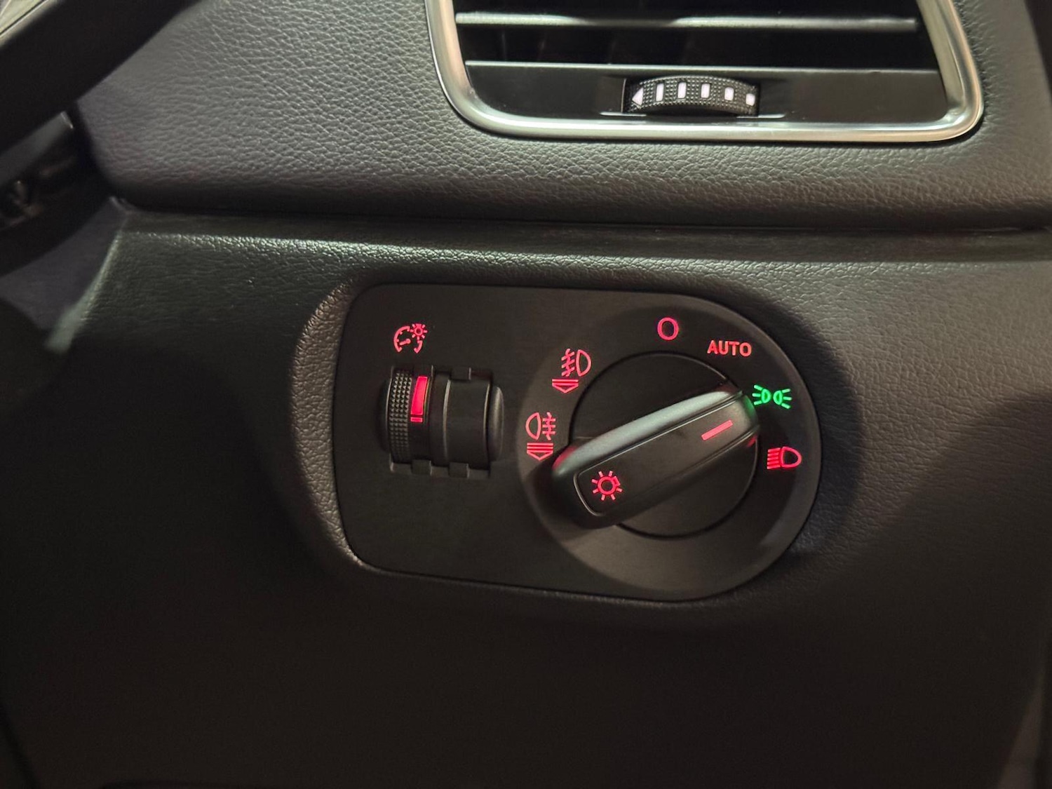 Used Audi Q3 for sale - 76371076: Photo 42