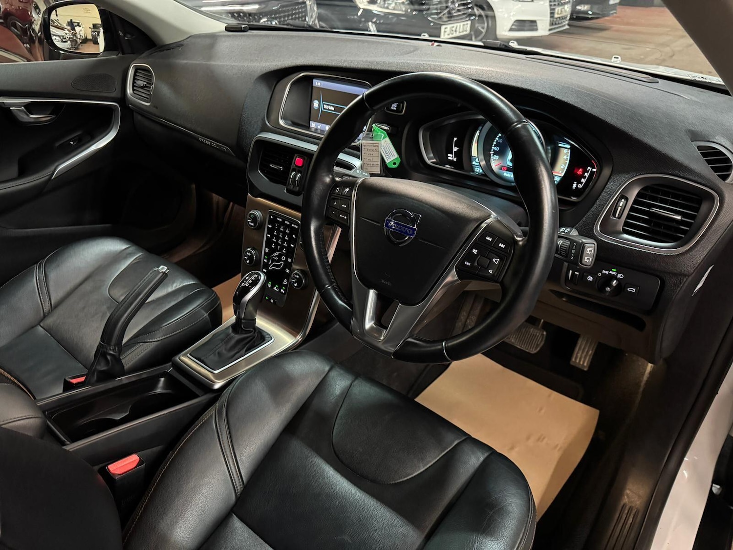 Used Volvo V40 Cross Country for sale - 76839923: Photo 19