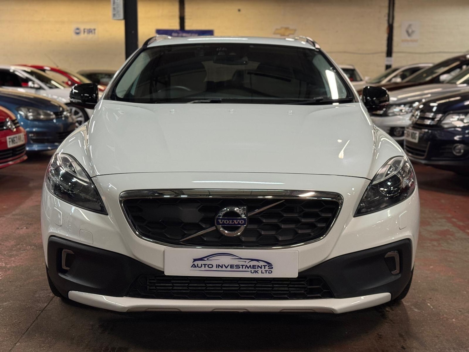 Used Volvo V40 Cross Country for sale - 76839923: Photo 2