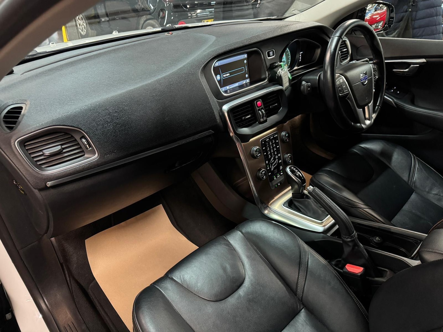 Used Volvo V40 Cross Country for sale - 76839923: Photo 22