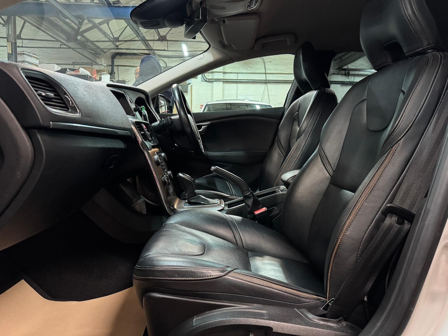 Used Volvo V40 Cross Country for sale - 76839923: Photo 23