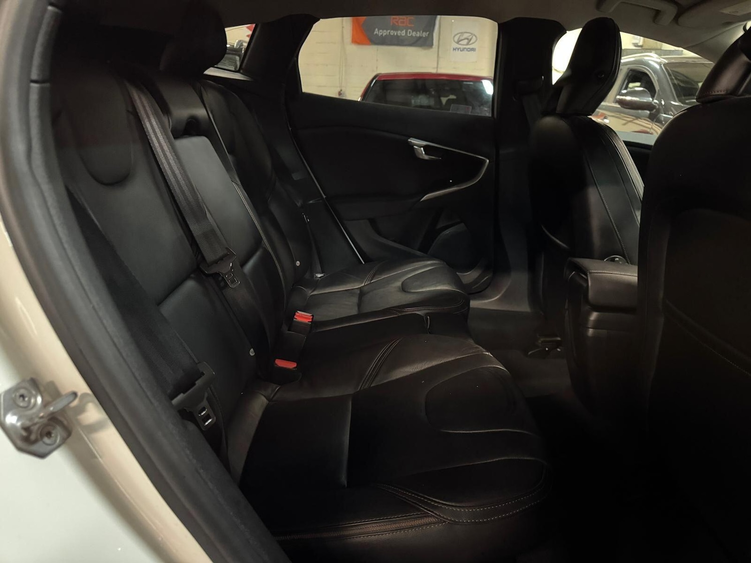 Used Volvo V40 Cross Country for sale - 76839923: Photo 27