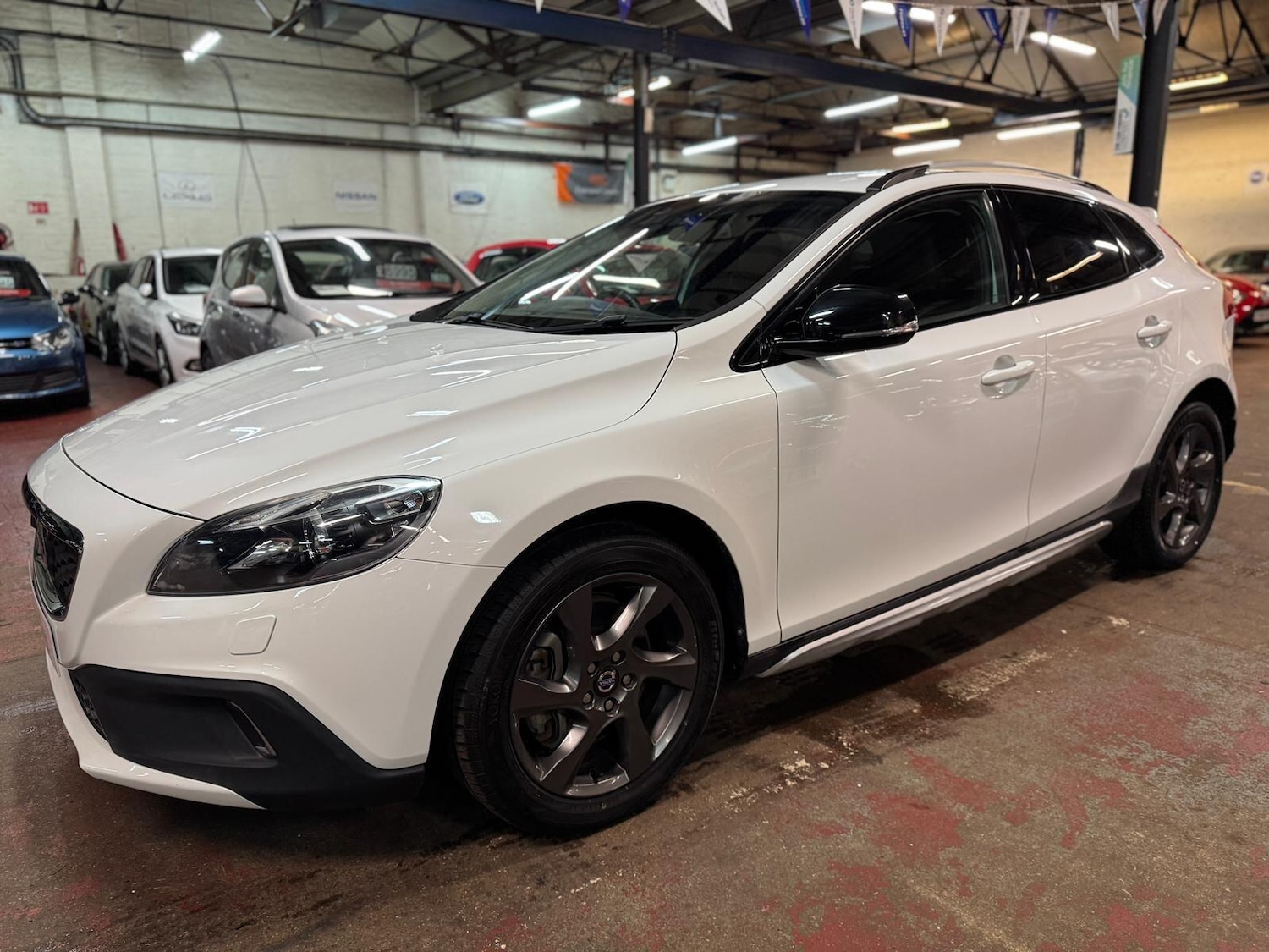 Used Volvo V40 Cross Country for sale - 76839923: Photo 3