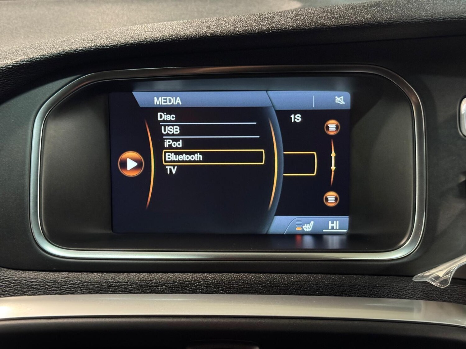 Used Volvo V40 Cross Country for sale - 76839923: Photo 35