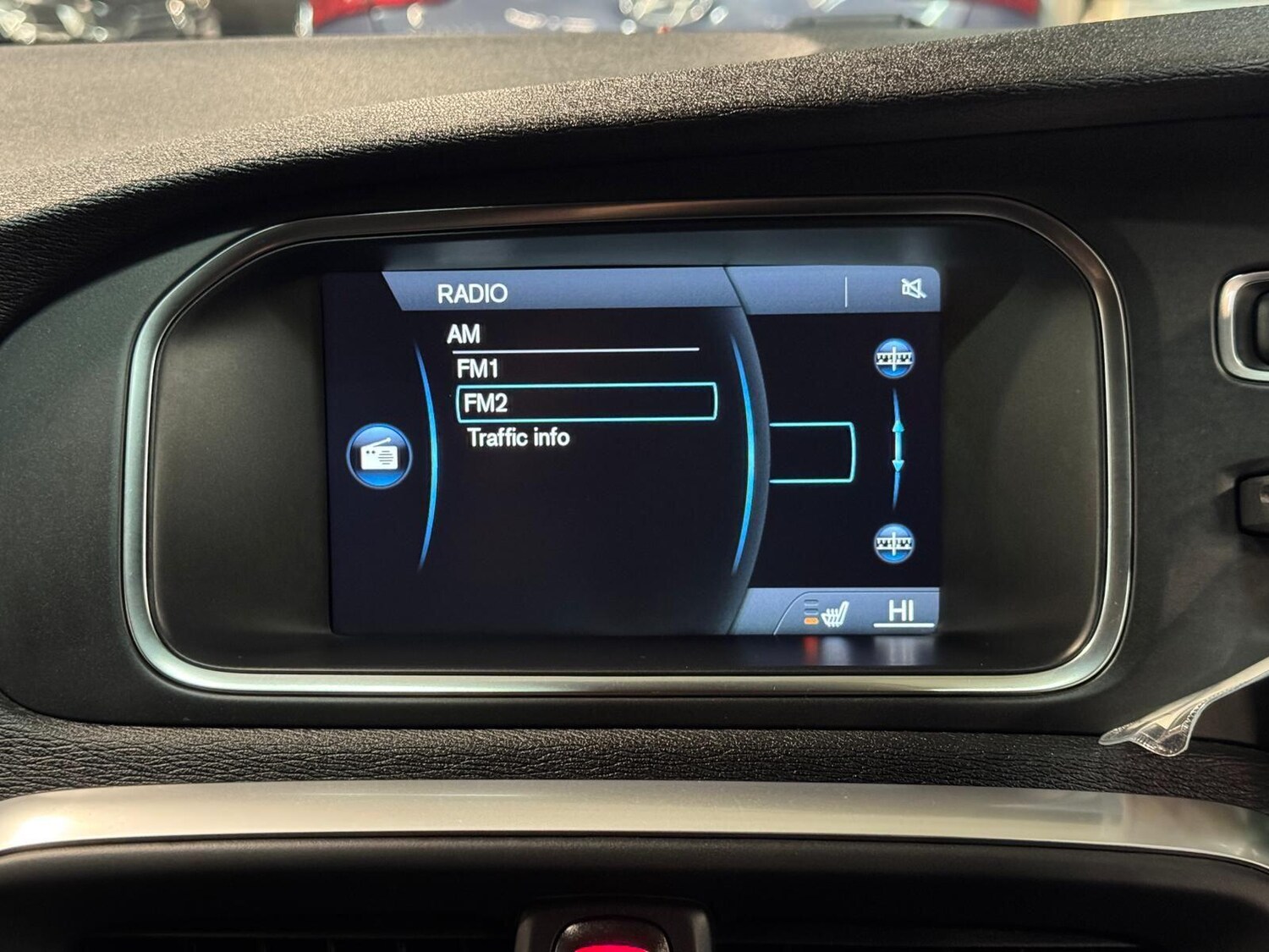 Used Volvo V40 Cross Country for sale - 76839923: Photo 36