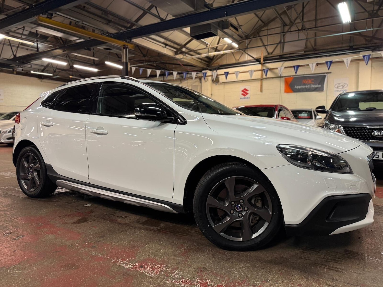 Used Volvo V40 Cross Country for sale - 76839923: Photo 8