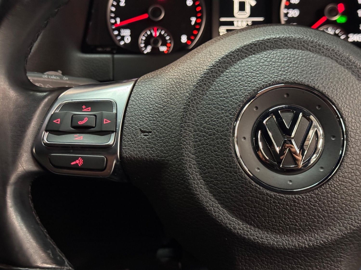 Used Volkswagen Tiguan for sale - 76538574: Photo 32