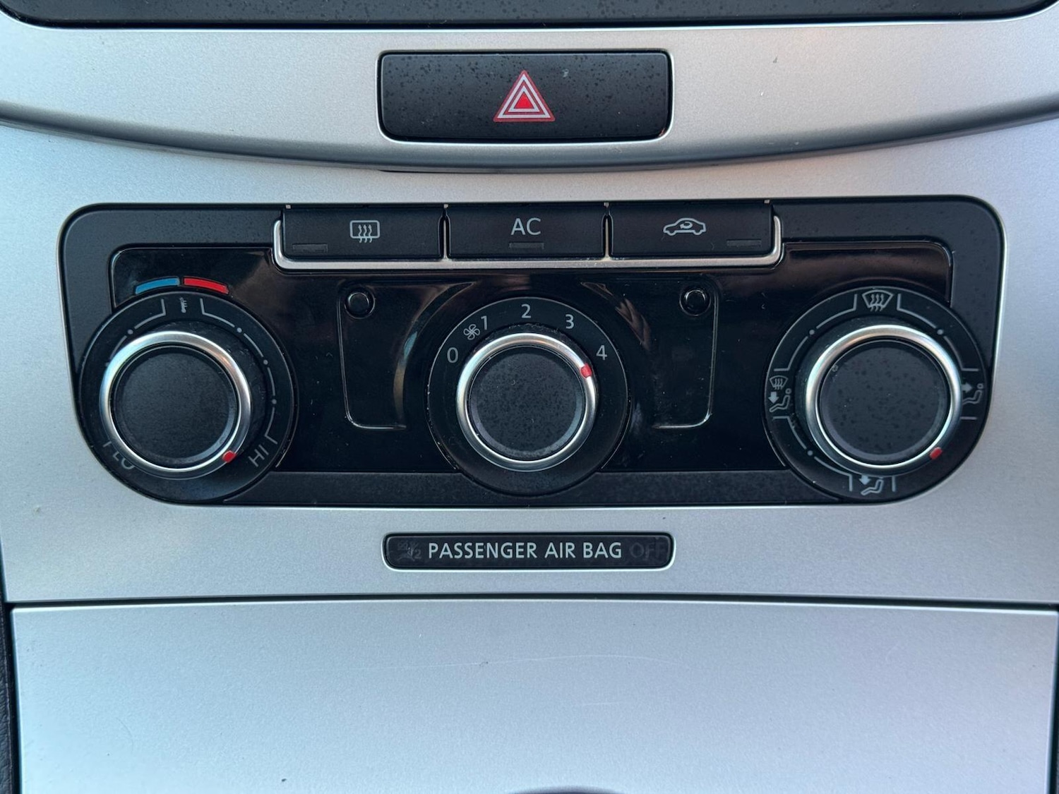 Used Volkswagen Passat 2011 for sale - 77050036: Photo 24