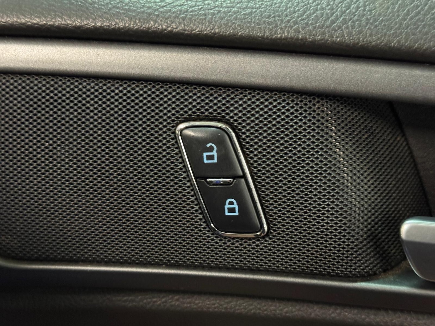 Used Ford Mondeo 2017 for sale - 77029256: Photo 45