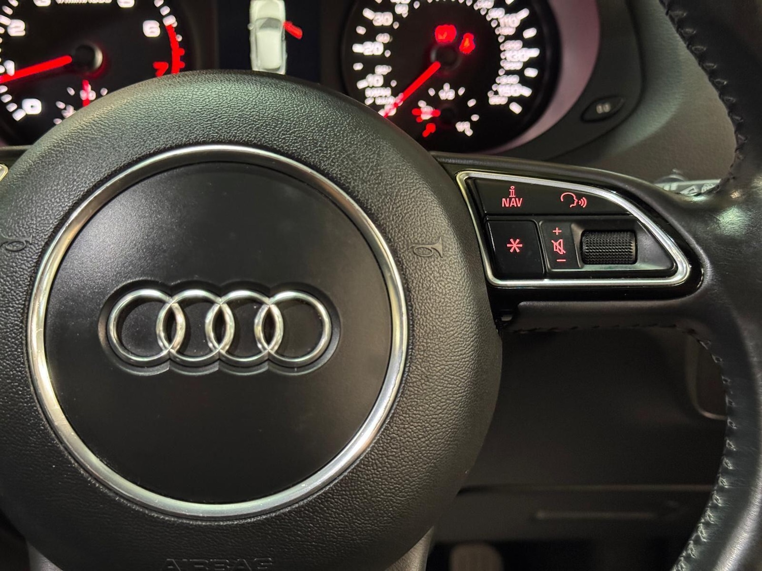 Used Audi Q3 for sale - 77768870: Photo 38