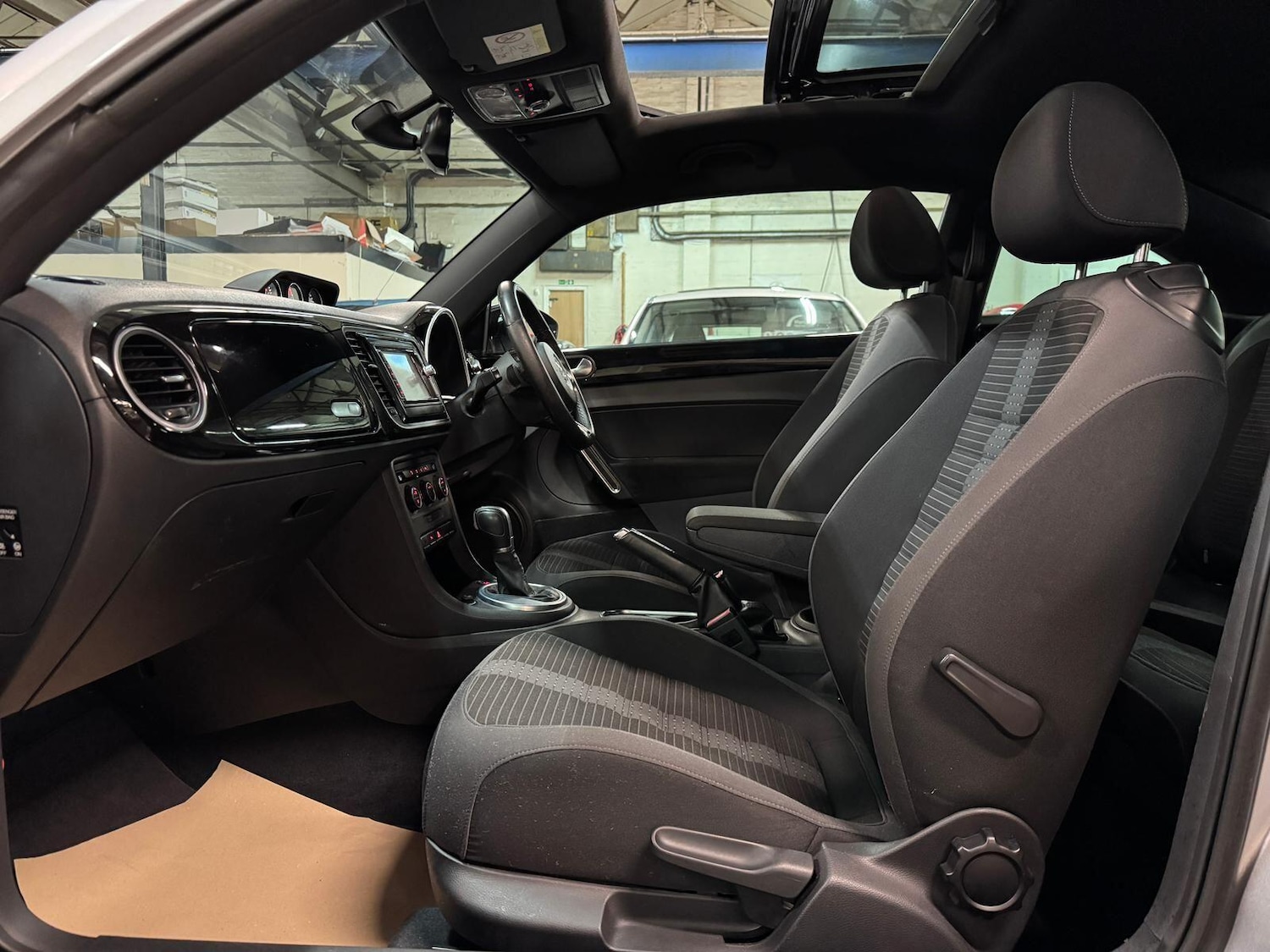 Used Volkswagen Beetle for sale - 76898777: Photo 25