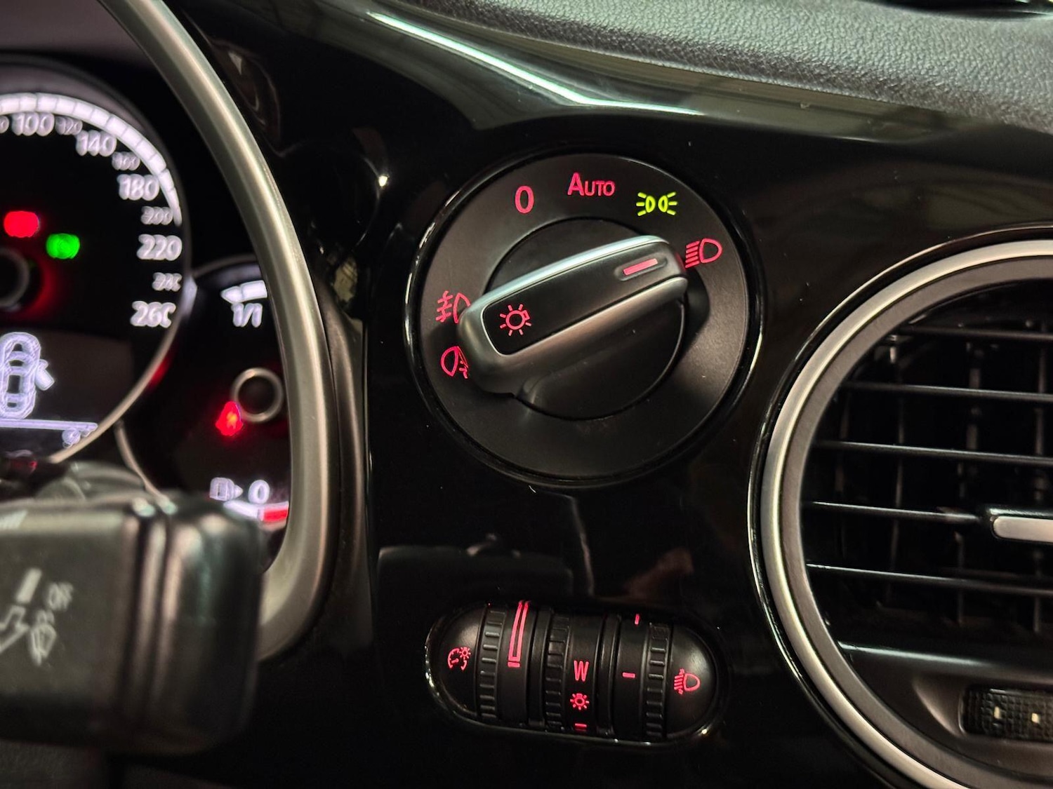 Used Volkswagen Beetle for sale - 76898777: Photo 40