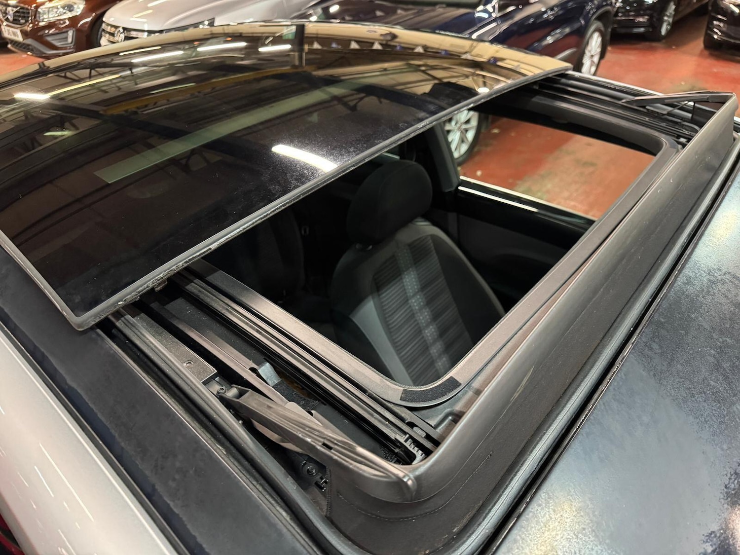 Used Volkswagen Beetle for sale - 76898777: Photo 8