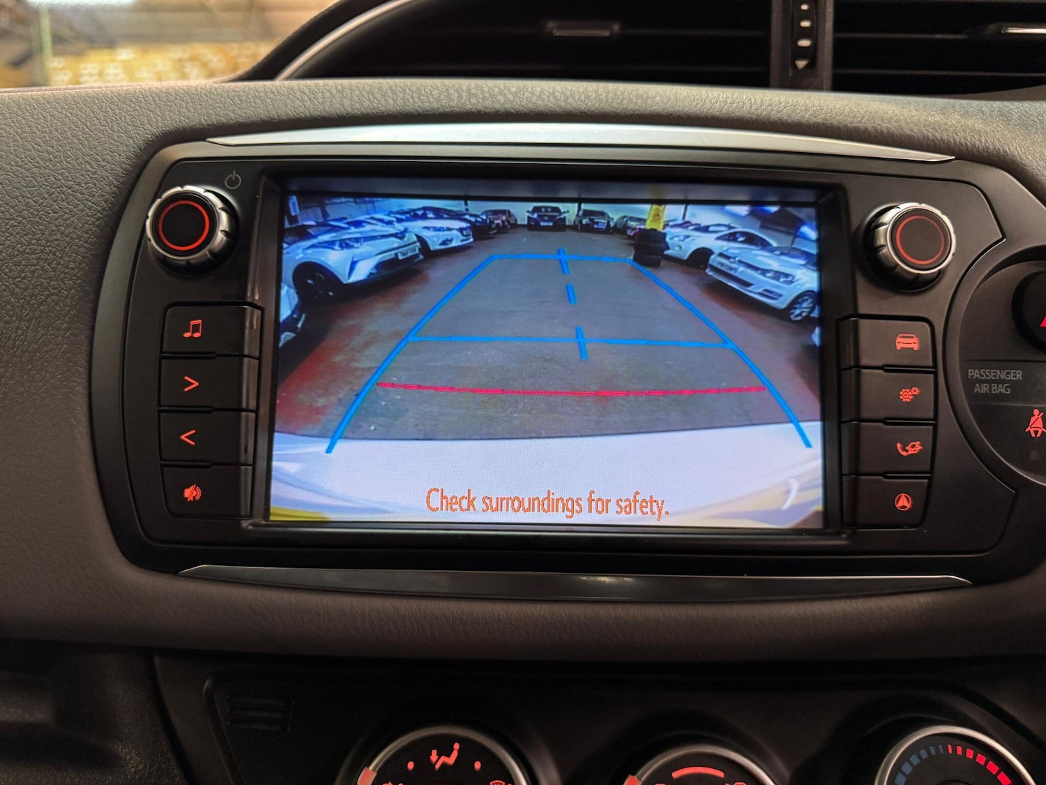 Used Toyota Yaris 2016 for sale - 76138731: Photo 33