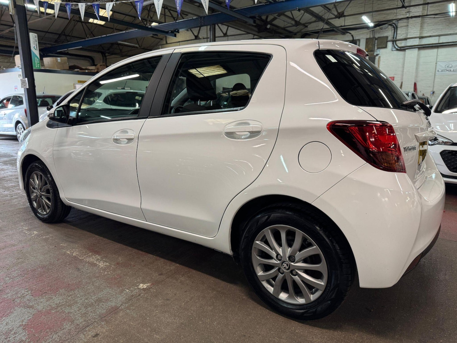 Used Toyota Yaris 2016 for sale - 76138731: Photo 4