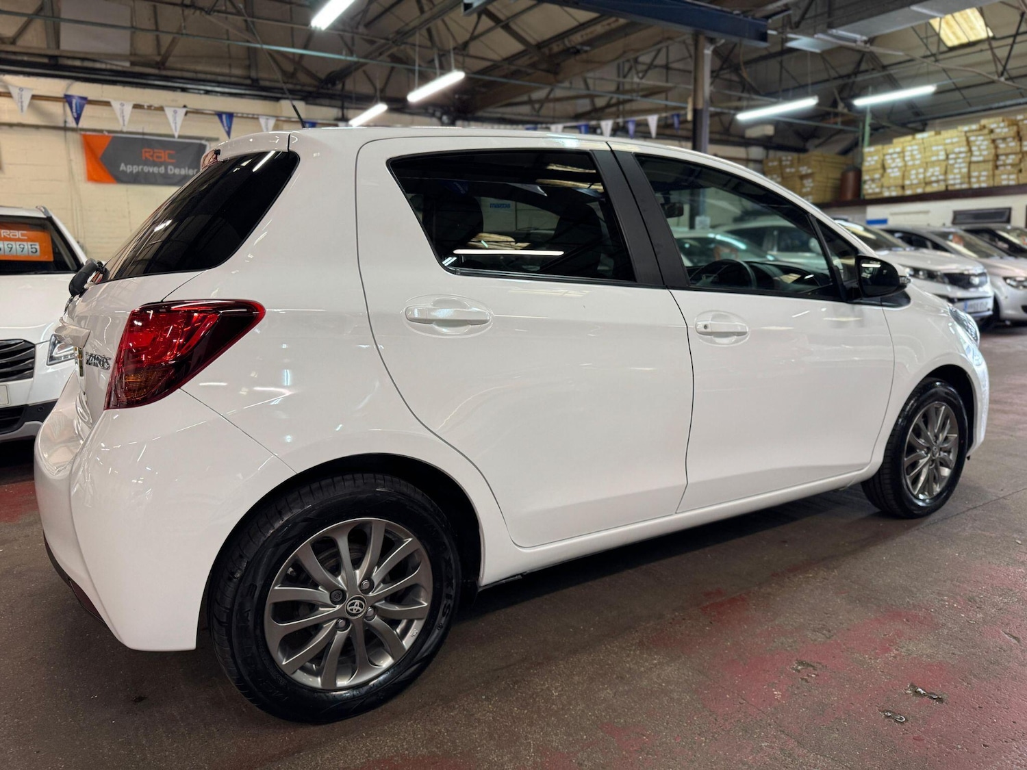 Used Toyota Yaris 2016 for sale - 76138731: Photo 6