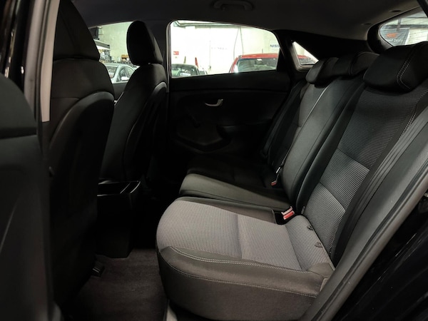 Used Hyundai i30 2015 for sale - 76189218: Photo 27