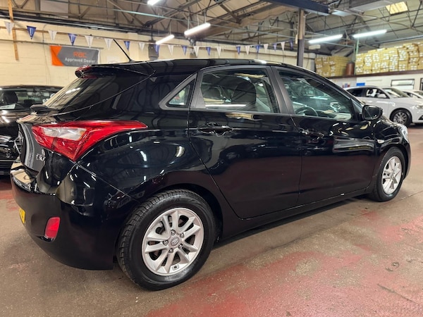Used Hyundai i30 2015 for sale - 76189218: Photo 6
