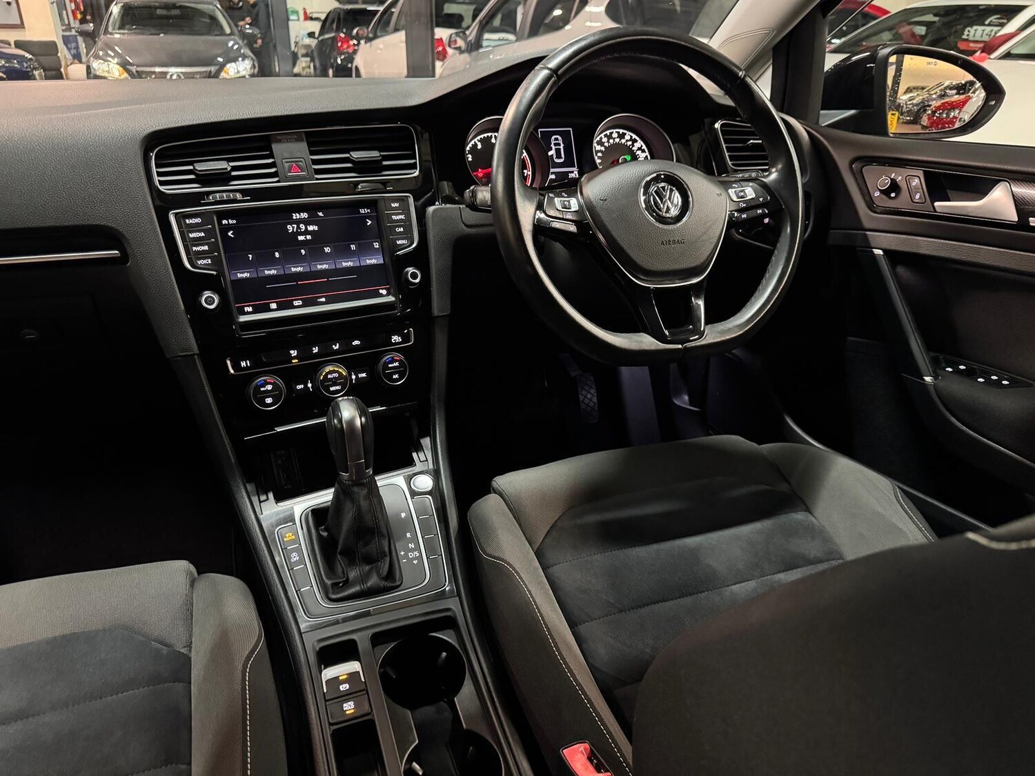 Used Volkswagen Golf for sale - 76538144: Photo 34