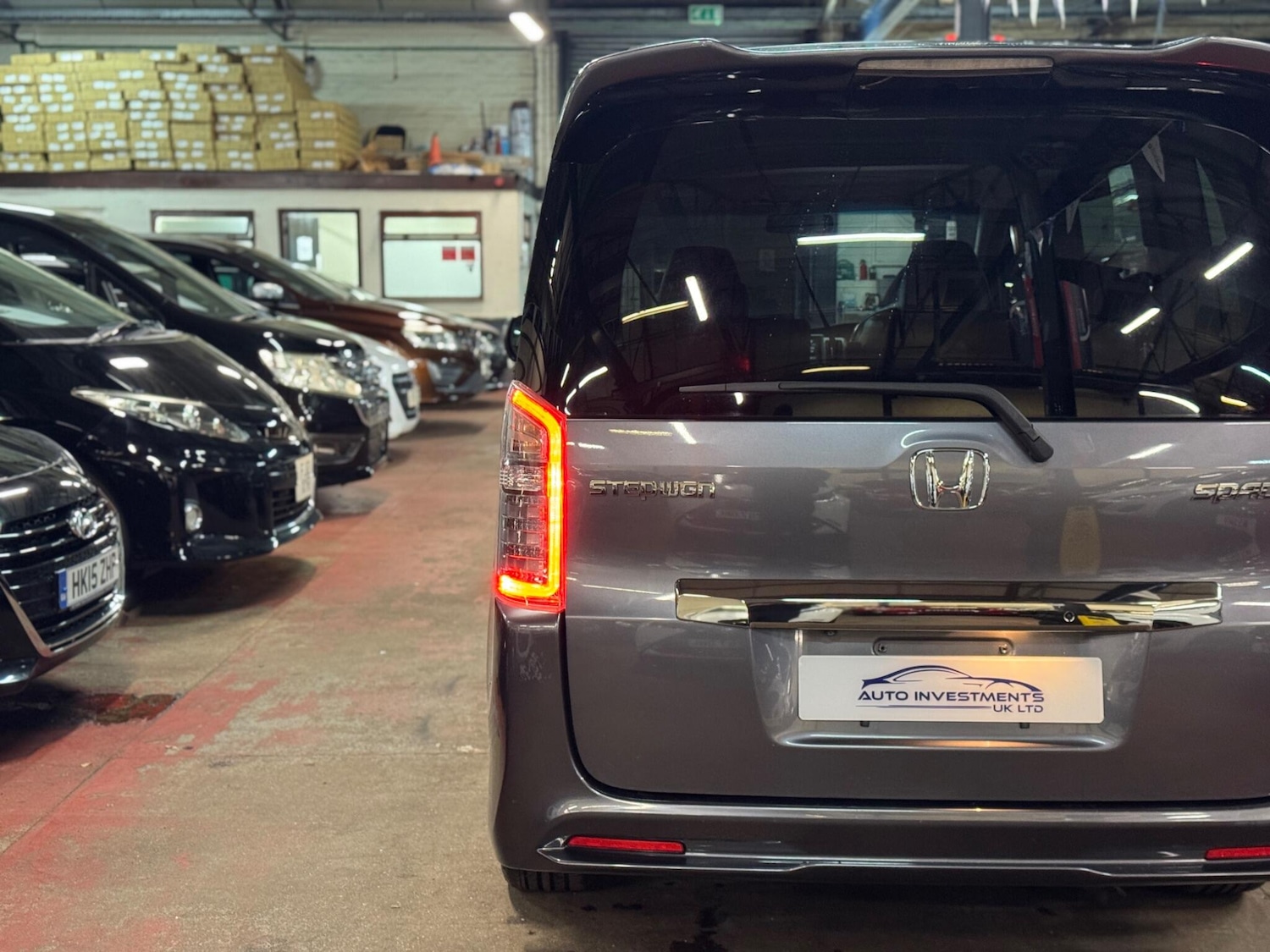 Used Honda Stepwagon for sale - 77306050: Photo 12