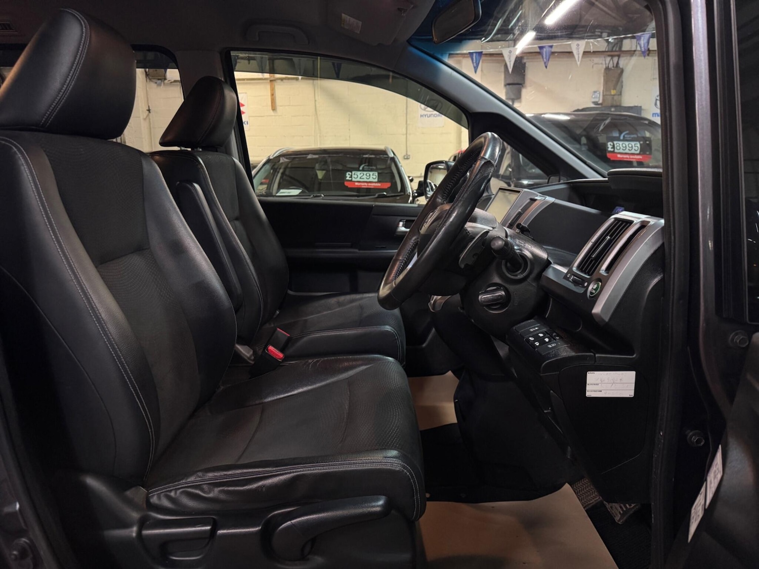 Used Honda Stepwagon for sale - 77306050: Photo 19