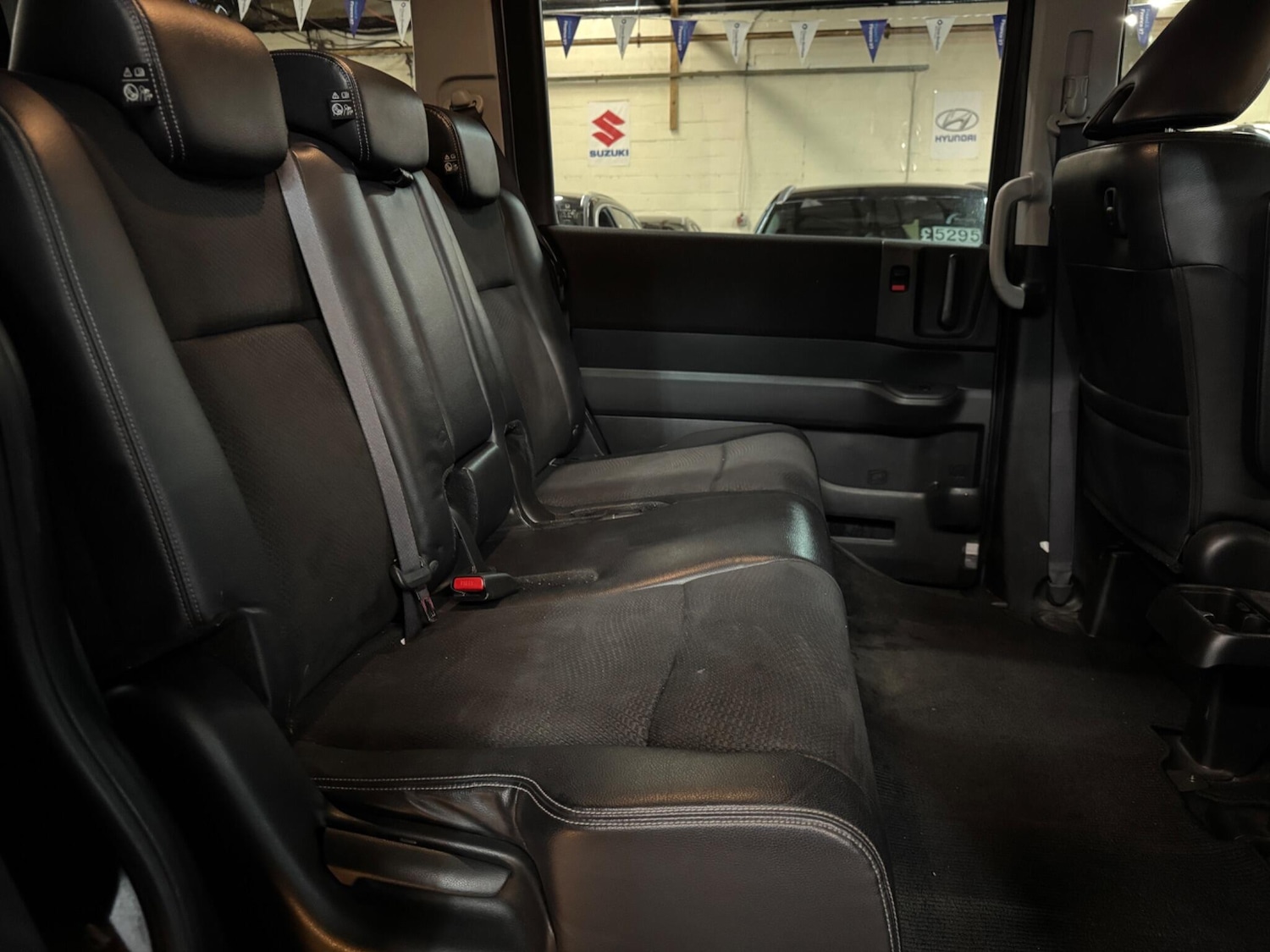 Used Honda Stepwagon for sale - 77306050: Photo 21