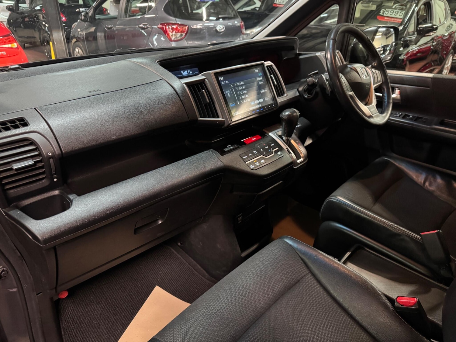 Used Honda Stepwagon for sale - 77306050: Photo 28