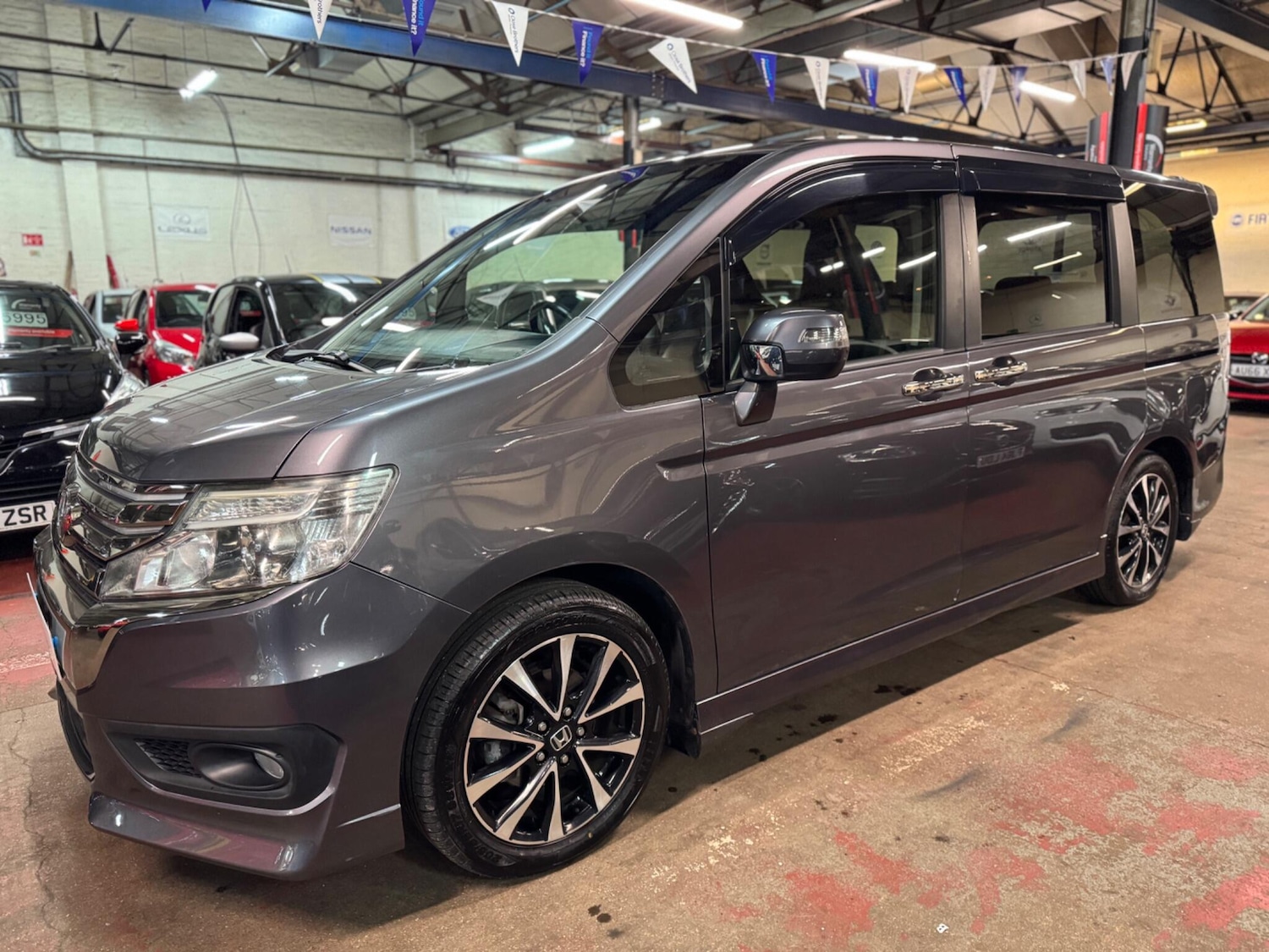 Used Honda Stepwagon for sale - 77306050: Photo 3