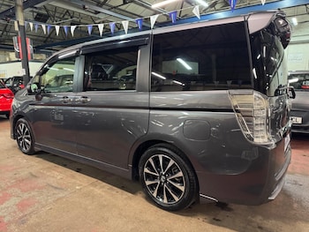 Used Honda Stepwagon 2014 for sale - 77306050: Photo