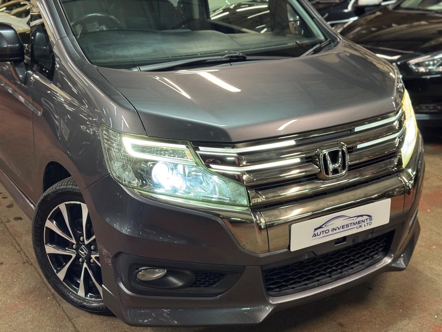 Used Honda Stepwagon for sale - 77306050: Photo 8