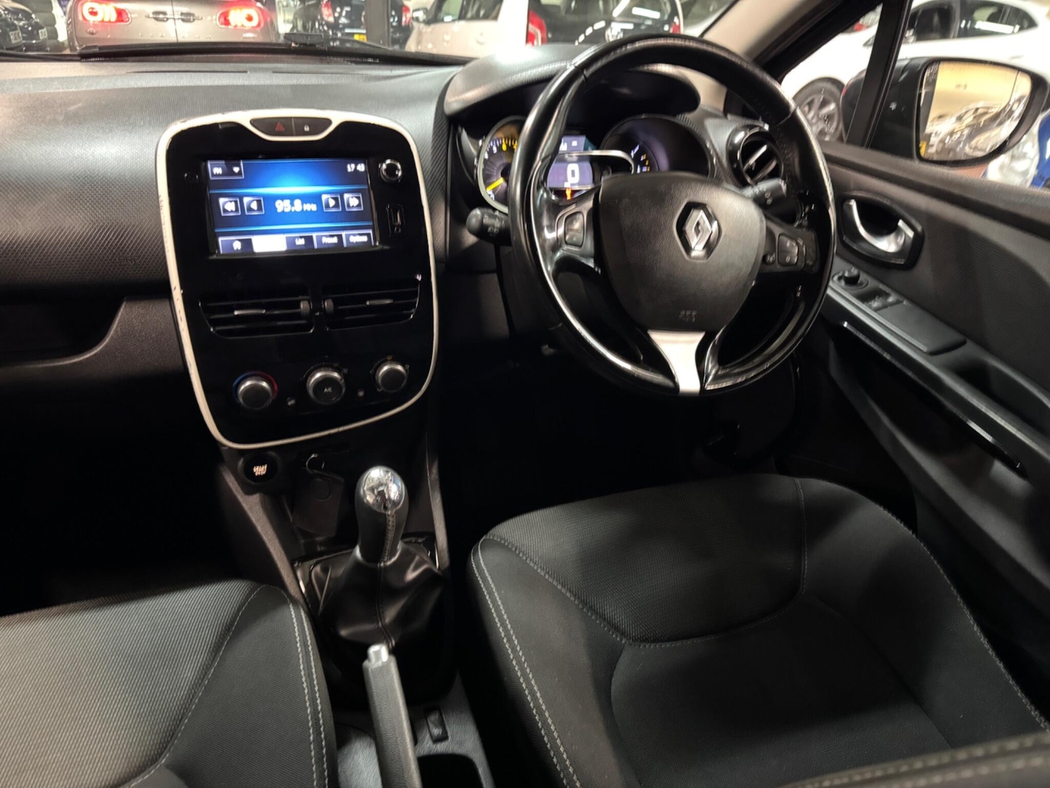 Used Renault Clio 2016 for sale - 77304948: Photo 31