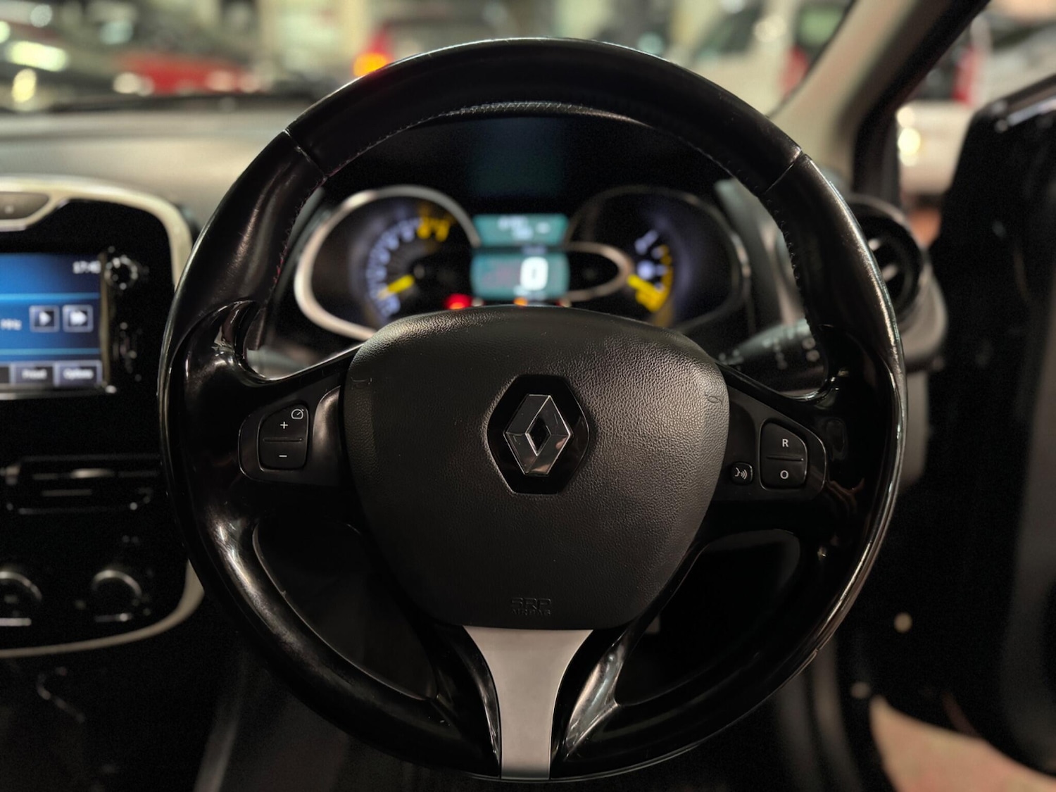 Used Renault Clio 2016 for sale - 77304948: Photo 32