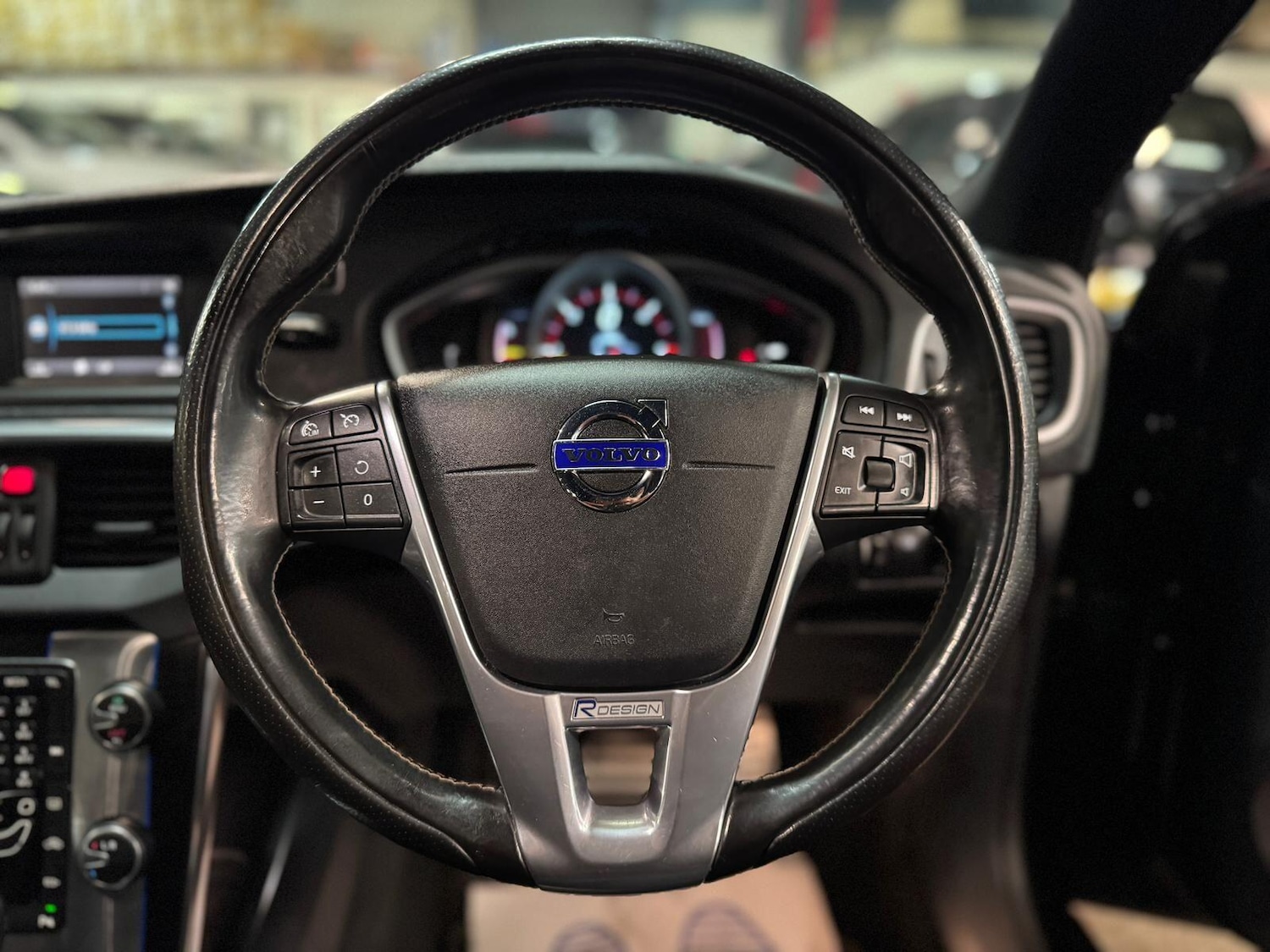 Used Volvo V40 2015 for sale - 77626011: Photo 34