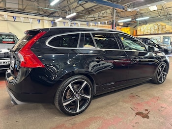 Used Volvo V60 2015 for sale - 78461415: Photo