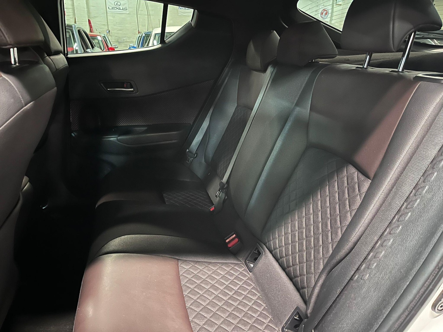 Used Toyota C-HR 2018 for sale - 77439960: Photo 24