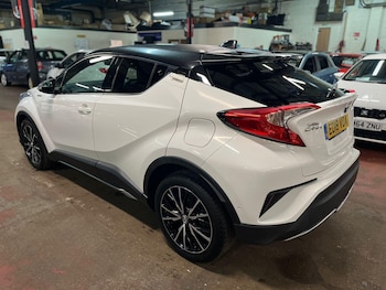 Used Toyota C-HR 2018 for sale - 77439960: Photo