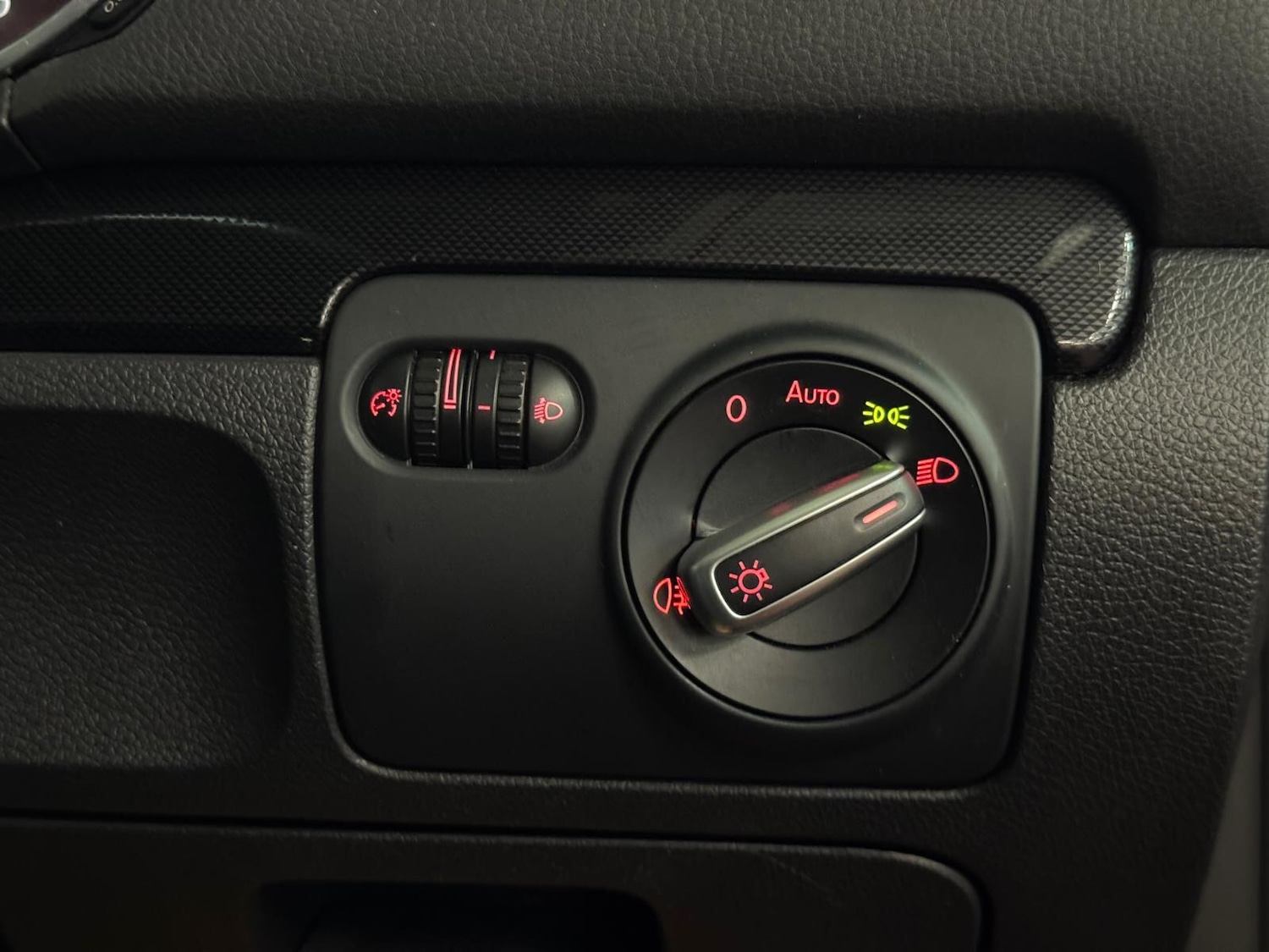 Used Volkswagen Golf 2011 for sale - 76688841: Photo 38