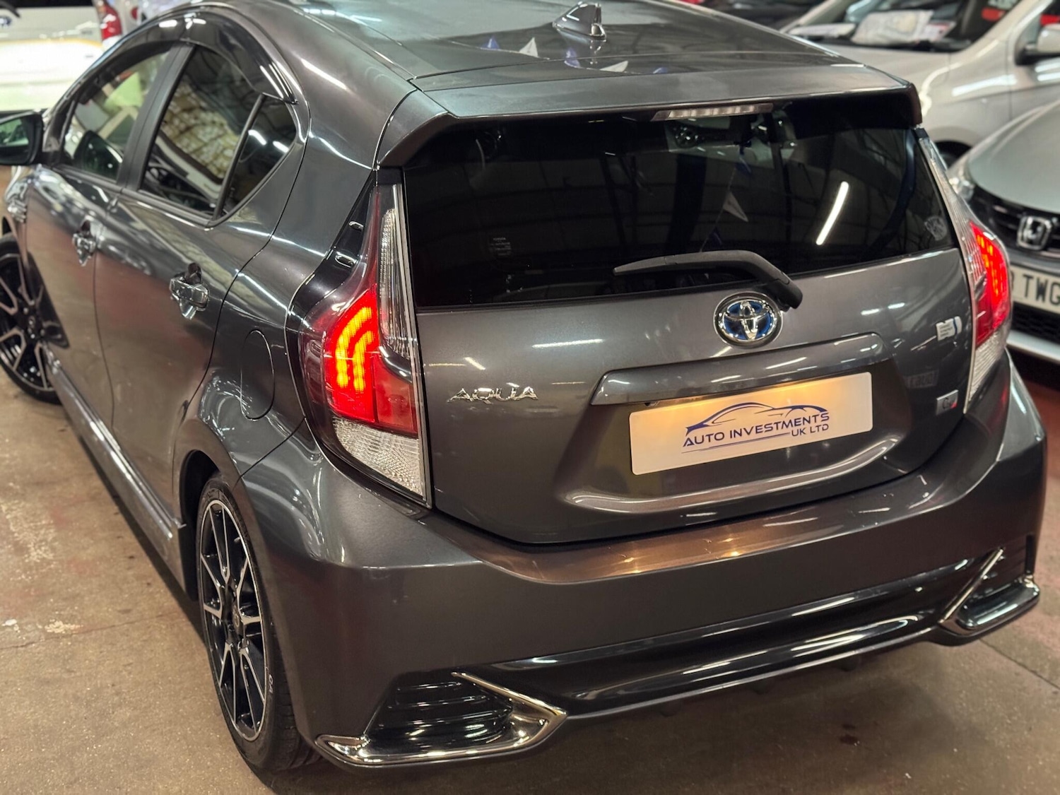 Used Toyota Aqua for sale - 76423812: Photo 15