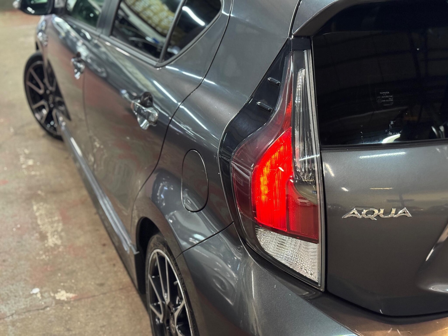 Used Toyota Aqua for sale - 76423812: Photo 16