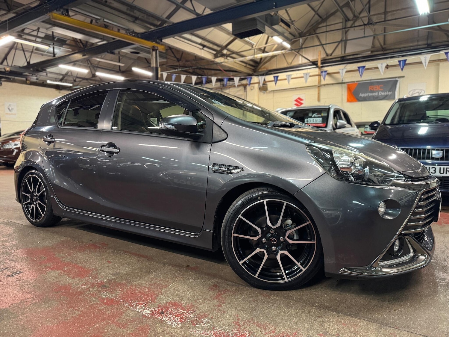 Used Toyota Aqua for sale - 76423812: Photo 18