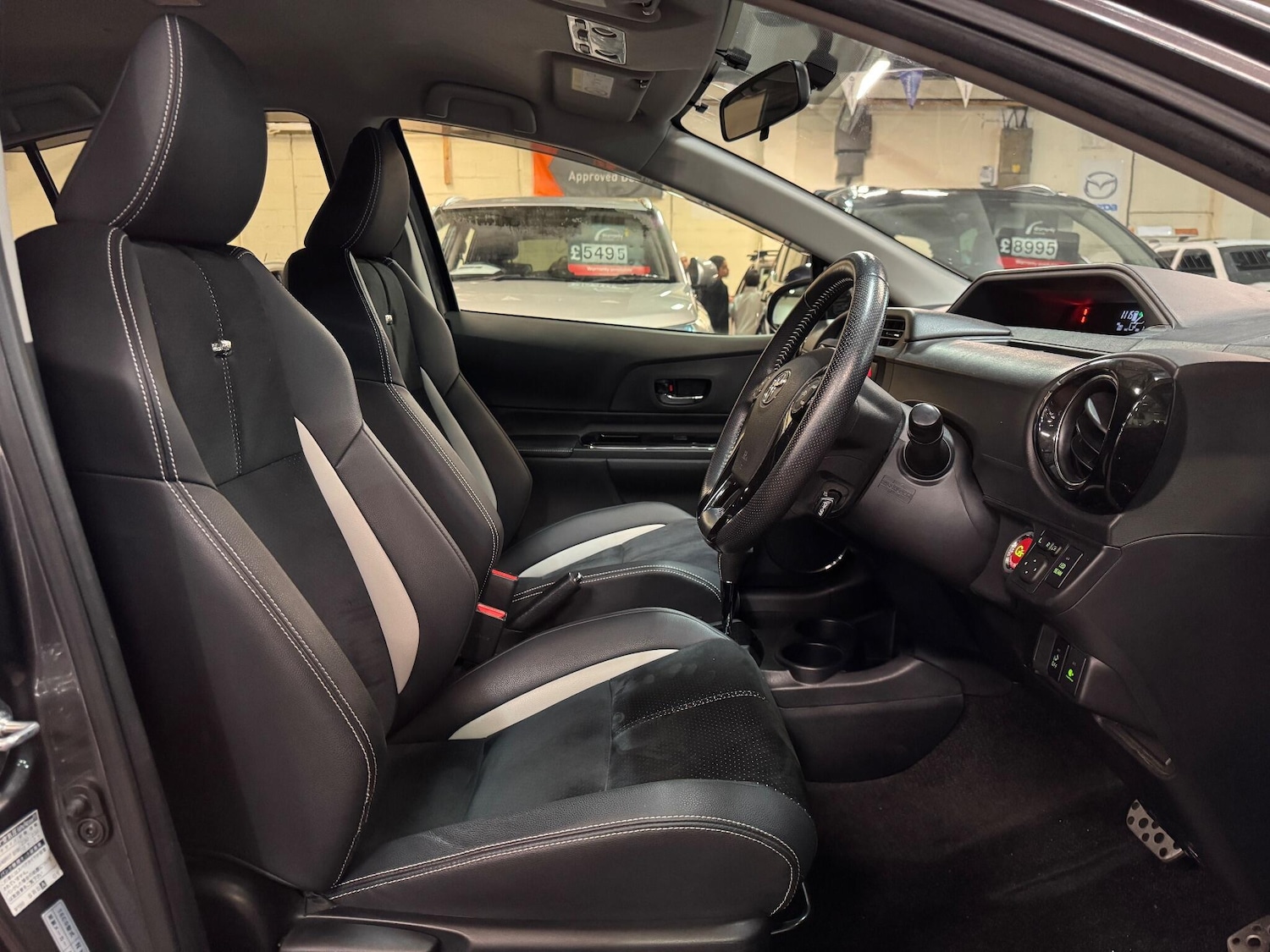 Used Toyota Aqua for sale - 76423812: Photo 19