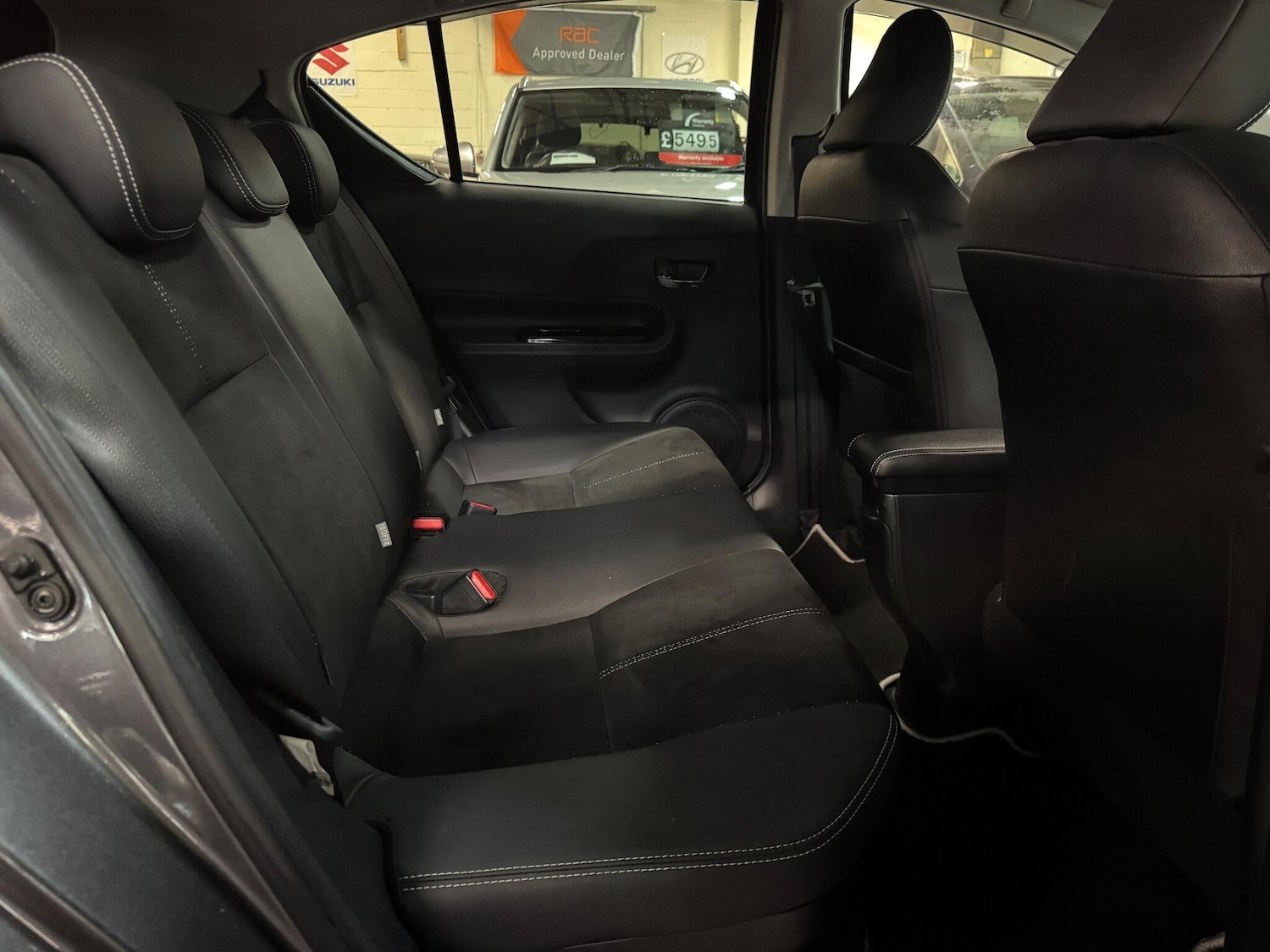 Used Toyota Aqua for sale - 76423812: Photo 25