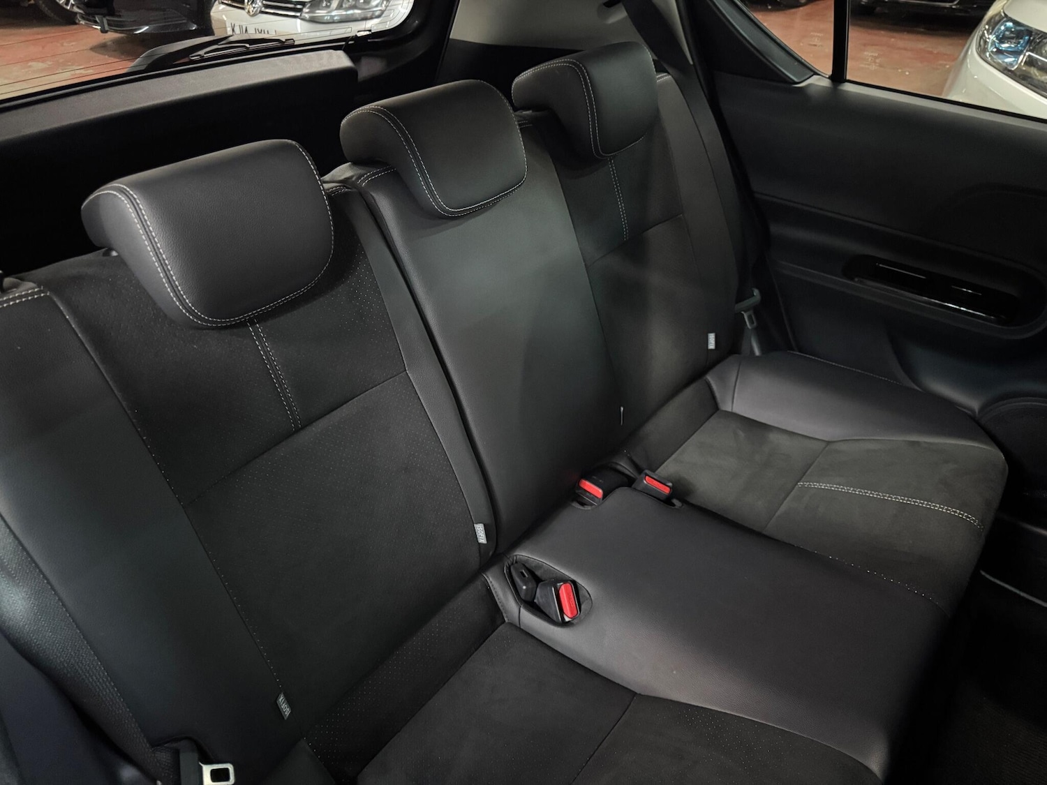 Used Toyota Aqua for sale - 76423812: Photo 27